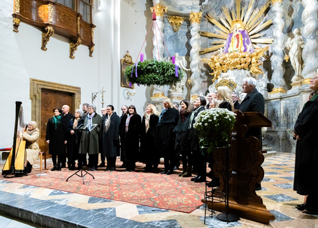 Der Grenzlandchor Arnoldstein stimmte die Besucher auf Weihnachten ein.