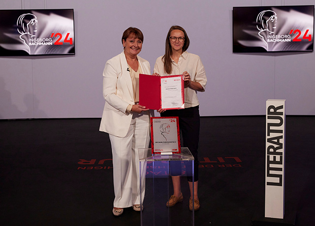 Vorstandsvorsitzende Herta Stockbauer überreichte den BKS Bank-Publikumspreis 2024.
